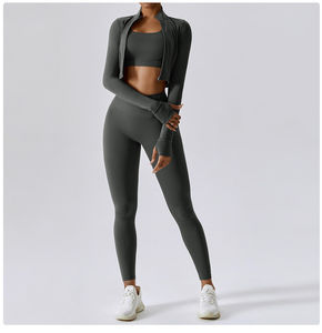 Ensemble de shorts de yoga conçu pour le confort, la performance, tissu extensible léger, parfait pour la salle de sport, le yoga, la danse, les voyages, port confortable, devant - Product Image 5