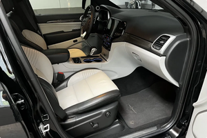 LISTO PARA CONDUCIR - USADO, VOLANTE A LA IZQUIERDA |   CONDUCCIÓN DERECHA |   Jeep Grand Cherokee Trackhawk 2020 con 29,000 millas - Product Image 5