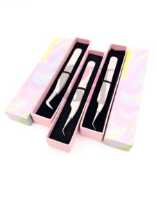 Pinzas Profesionales GETUP BROSONS IMPEX para Extensión de Pestañas con Recubrimiento en Polvo Color Durazno de 45 Grados, Antiestáticas y con Punta Serrada - Product Image 4