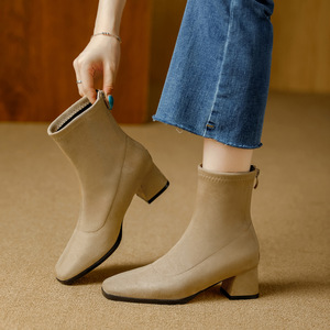 Escarpins élégants pour femmes à talons aiguilles, bout pointu, parfaits pour les mariages et le bureau - Product Image 1