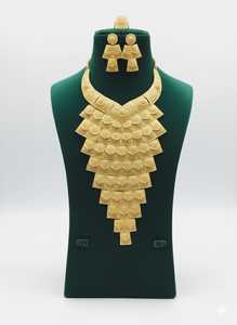 Collar Gargantilla Clásico de Latón y Cobre Más Vendido para Mujer, Diseño Atemporal, Artesanía Elegante, Joyería de Construcción Duradera - Product Image 2