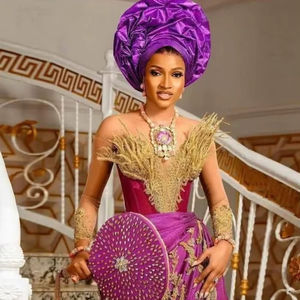 Vestido de Encaje George Bordado en Blanco y Dorado de Lujo con Mangas Largas y Pañuelo para la Cabeza para Ocasiones Especiales, Estilo Africano Hecho a Mano - Product Image 1