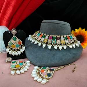 ชุดสร้อยคอไข่มุกและกุณวันออกแบบอย่างประณีตด้วยเครื่องประดับแฟชั่นสไตล์จิวเวอรี่ที่งดงามเหนือกาลเวลา - Product Image 2