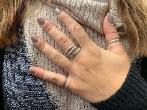 Haute qualité 925 argent Sterling gros carré trois pierres bague de déclaration bague de mariage en argent uni pour lui et elle - Product Image 2