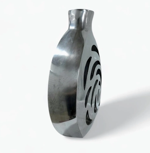 Florero de Metal de Aluminio Plateado Antiguo de Diseño Moderno con Acabado Personalizado y Base para Decoración del Hogar - Product Image 4