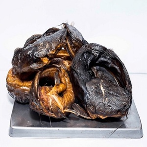 Calamar fumé entier sans sucre et sans graisses trans, qualité 100, transformé et séché pour une conservation à long terme, poisson-chat fumé - Product Image 1