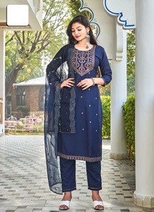 Conjunto de pantalón Kurti de seda romana de diseñador y Organza dupatta para venta en línea - Product Image 4