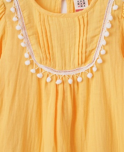 Robe en mousseline de soie jaune pour filles, coupe trapèze, col rond, manches bouffantes, décoration pompon, mini-robe d'été mignonne - Product Image 2