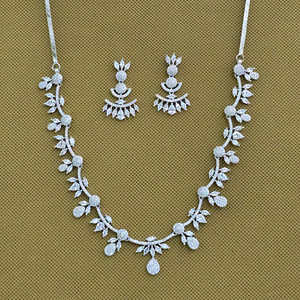 Collar clásico de Zirconia cúbica con 2 tonos chapado en rodio exportador de joyería de moda artificial en la India pendientes colgantes - Product Image 2