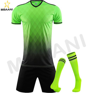 Conjunto de Camiseta y Pantalones Cortos de Fútbol para Hombre con Calcetines, Uniformes de Equipo de Fútbol de Secado Rápido - Product Image 1