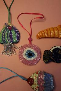 Dijes de Piedras Preciosas Pequeñas - Dijes Cristianos Bohemios de Plata de Ley Hechos a Mano - Joyería al por Mayor de Venta Caliente - Product Image 4