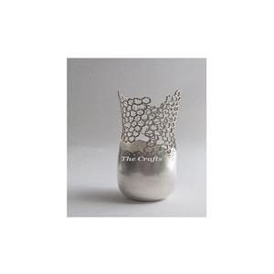 Macetas de tres tamaños diferentes en florero artificial martillado de aluminio para uso en bodas y eventos - Product Image 3