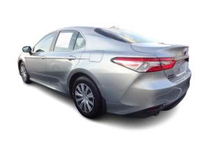 Camry Hybrid LE 2020 Usado, Tracción Delantera, Automático, Volante a la Izquierda, Asientos de Tela, Neumáticos R19, Interior Oscuro, Bajo Kilometraje - Product Image 4