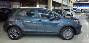 SUV essence d'occasion fabriqué au Japon 2024, conduite à droite, transmission automatique, sièges en cuir, couleur foncée, jantes R17, toit ouvrant panoramique, état impeccable - Product Image 3