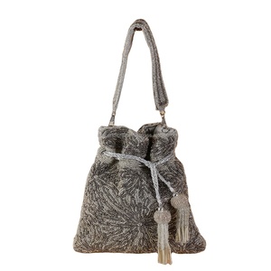 Pochette de broderie abordable Élégance artisanale pour les mariages et les occasions spéciales Superbe pochette de broderie - Product Image 1