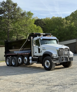 Camión Volquete Usado Económico 2021 2022 Granite 64FR de Tres Ejes MP8 455HP Automático - Product Image 1