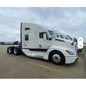 Camion semi-remorque K-e-n-w-o-rthS T680 d'occasion 2022, toit surélevé 76 pouces, cabine couchette, Cummins 450HP, boîte Endurant 12 vitesses, faible kilométrage, en promotion - Product Image 3