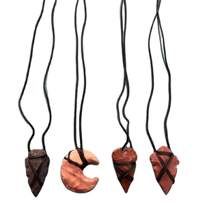 Pierre précieuse d'agate sculptée à la main Jaspe fantaisie Pendentifs en fil de flèche naturel Collier d'agate fait à la main de cristaux Amayra Inde - Product Image 1