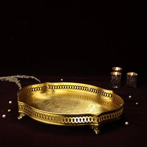 Plateau de service en laiton fabriqué à la main avec des motifs uniques parfaits pour les collectionneurs et les intérieurs artistiques - Product Image 3