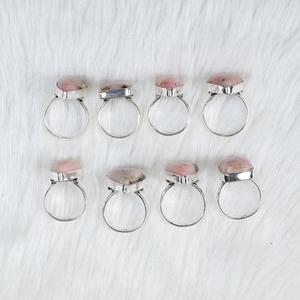 แหวนขอบพลอยโอปอลสีชมพูคุณภาพสูงเครื่องประดับเงินสุดทึ่งสำหรับงานแต่งงานจำนวนมากจากดีไซเนอร์ - Product Image 5