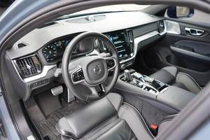 PRÊT À EXPÉDIER LHD/RHD 2022 VOL-VO V60 RECHARGE T8 POLESTAR ENGINEERED 415-HP PLUG-IN HYBRID POWERTRAIN AWD - Product Image 5