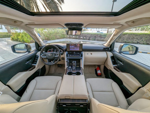 Juguete OTA Land Cruiser 2022 a la venta caliente gasolina diésel Nuevo Usado mano izquierda superior bajo kilometraje interior de lujo motor V8 4x4 limpio - Product Image 5