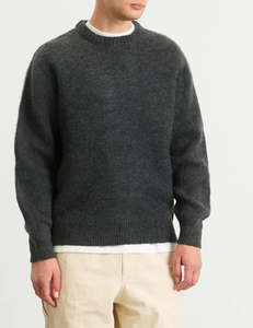 Suéter de Cuello Redondo de Punto Gris Oscuro para Hombre, 100% Algodón, Invierno, OEM, Personalizado, Fabricante de Suéteres - Product Image 2