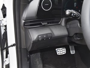 Excellente voiture d'occasion HyundaiS propre, 240TGDi DCT CVT GLX LUX TOP Elantra - Product Image 4