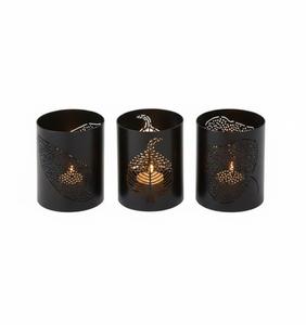 Farol de metal plateado antiguo y portavelas colgante para decoración del hogar, soporte de metal para velas votivas con un patrón de recorte único. - Product Image 3