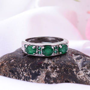 Anillo de Plata de Ley 925 de lujo para mujer con circón Esmeralda, nuevo diseño personalizado, anillo de piedra CZ para boda o cualquier ocasión - Product Image 2