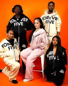 Sweat à capuche brodé unisexe personnalisé avec strass Ensemble sweats à capuche et pantalons de survêtement deux pièces pour hommes Survêtements en strass - Product Image 2