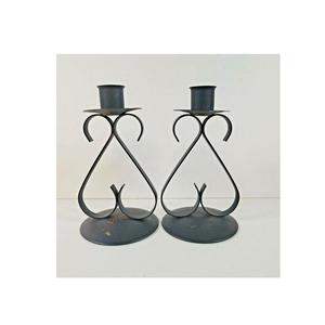 เชิงเทียนอุตสาหกรรมที่ทันสมัยพร้อมกรอบทางเรขาคณิตตัวหนาผิวเหล็กสีดำและสไตล์ดึงดูดใจสำหรับห้องใต้หลังคาหรือพื้นที่สำนักงาน - Product Image 4