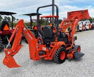 รถแทรกเตอร์ Kubota BX23S 4WD เกียร์ธรรมดา 23 แรงม้า พร้อมอุปกรณ์ต่อพ่วง สีแดง รับประกัน 2 ปี - Product Image 1
