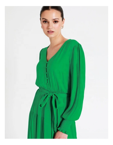 Robe midi vintage trapèze en satin de haute qualité SRJ EXPORTS pour femmes grandes tailles, verte, avec ceinture à nouer et jupe à volants boutonnée sur le devant - Product Image 2