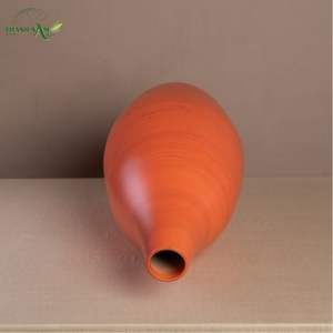 Vase en bambou Thanh Nam Arts Bold Curve, écologique, matériau naturel, forme sculptée, couleur contemporaine, vase de table durable - Product Image 4