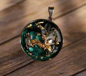 Pendentif en pierre précieuse Orgonite Bijoux énergétiques faits à la main pour l'autodétermination et la croissance spirituelle - Product Image 6