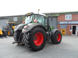 Livraison rapide, vente en gros de tracteurs Fendt 300 Vario 4WD 70HP pour pompe à moteur, machines agricoles à haute productivité, qualité supérieure - Product Image 5