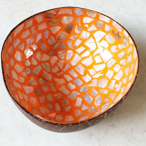 ชามมะพร้าวฝังมุกธรรมชาติดีไซน์ใหม่ชามกะลามะพร้าวแกะสลักที่มีเอกลักษณ์พร้อมดีไซน์สุดสร้างสรรค์สำหรับอาหารเวียดนาม - Product Image 4