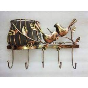 Crochets muraux en métal uniques fabriqués à la main pour des pièces de décoration artisanales qui servent également de solutions de rangement fonctionnelles - Product Image 5