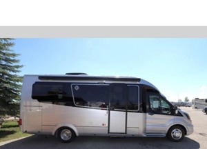 Nouveaux accessoires intérieurs pour camping-car 2025 Triple E Wonder AWD 24RTB, design moderne intérieur sable, châssis FORD TRANSIT AWD, extérieur Shadow - Product Image 3