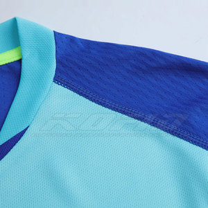 Maillot de football en gros personnalisé – Tenue d'équipe sur mesure avec logo, nom et numéro – Séchage rapide – Maillot de football personnalisé de qualité supérieure - Product Image 2