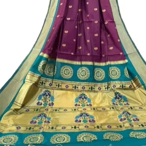 Saree en soie florale ethnique Pure Handloom avec or Zari Paithani extensible et écologique pour les vêtements de mariage - Product Image 1