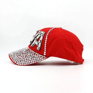 Casquette en diamant avec logo personnalisé pour femmes, couleur rouge, casquette de baseball sport en diamant brillant avec strass - Product Image 3