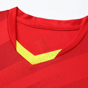 Uniforme de Fútbol de Último Diseño, Estilo Nuevo, Uniforme de Fútbol de Color Sólido de Primera Calidad en Venta - Product Image 3