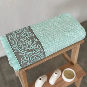 Serviette de bain Jacquard en bambou menthe 70*140cm 70% mélange de bambou 30% coton doux et absorbant Sevim Eco Design bord décoratif 470GSM - Product Image 1
