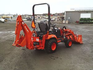 Meilleur tracteur compact Kubota BX23S avec chargeur arrière, pelle frontale, équipement d'excavation hydraulique, machine utilitaire agricole - Product Image 2