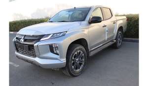 USADO Silver L200 2023-2024 AWD Volante a la Izquierda Asientos de Cuero ACC Automático Cámara Trasera 360 Neumáticos R18 SUV Diésel de 6 Cilindros - Product Image 4