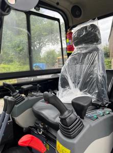 Adareee 1,8 Ton SQ18A Mini Excavadora para la venta (Nuevo) Completo con cabina completa, calentador y Radio motor Kubota - Product Image 3