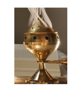 Brûleur d'encens en métal au design antique traditionnel parfait pour créer une atmosphère apaisante spirituelle et aromatique à la maison - Product Image 3