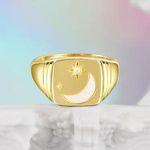แหวนเงินสเตอร์ลิงประดับดาวและพระจันทร์เคลือบทอง 18K ยี่ห้อ Jeulia - Product Image 4